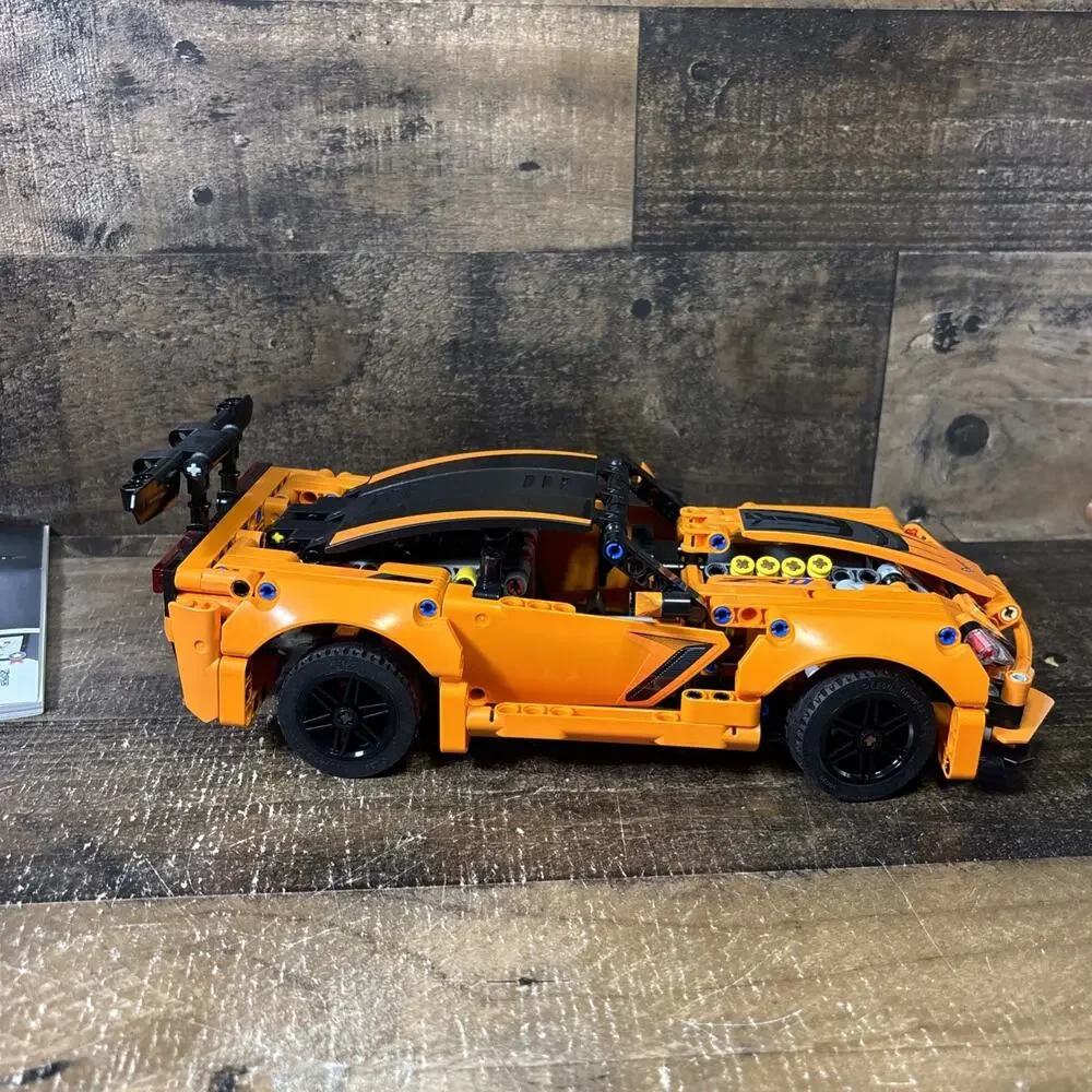 LEGO Chevrolet Corvette ZR1 Technic (42093) Orange Car Assembled w/ manual